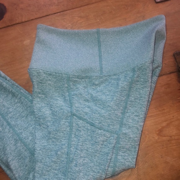 Kirkland Signature Ladies Brushed 7/8 Length Legging Variety - Picture 3 of 8